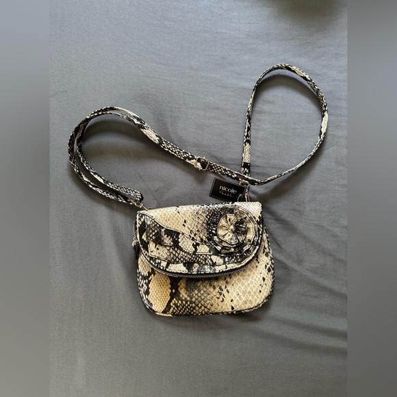 Nicole Lee Handbags - Nicole Miller Shoulder Bag